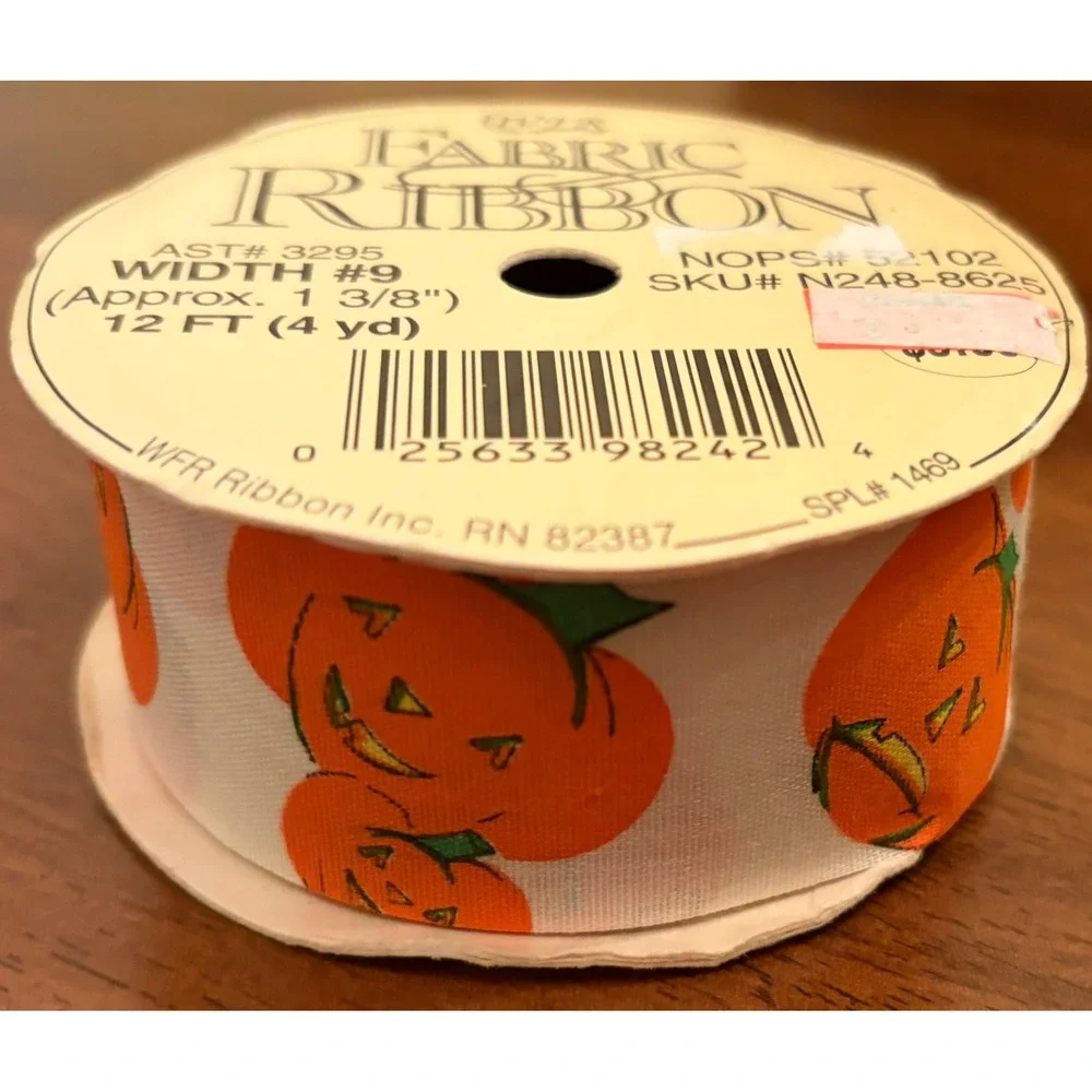 VINTAGE Halloween Jack-O-Lantern Pumpkin Fabric Ribbon 1.375in x 12ft 3295